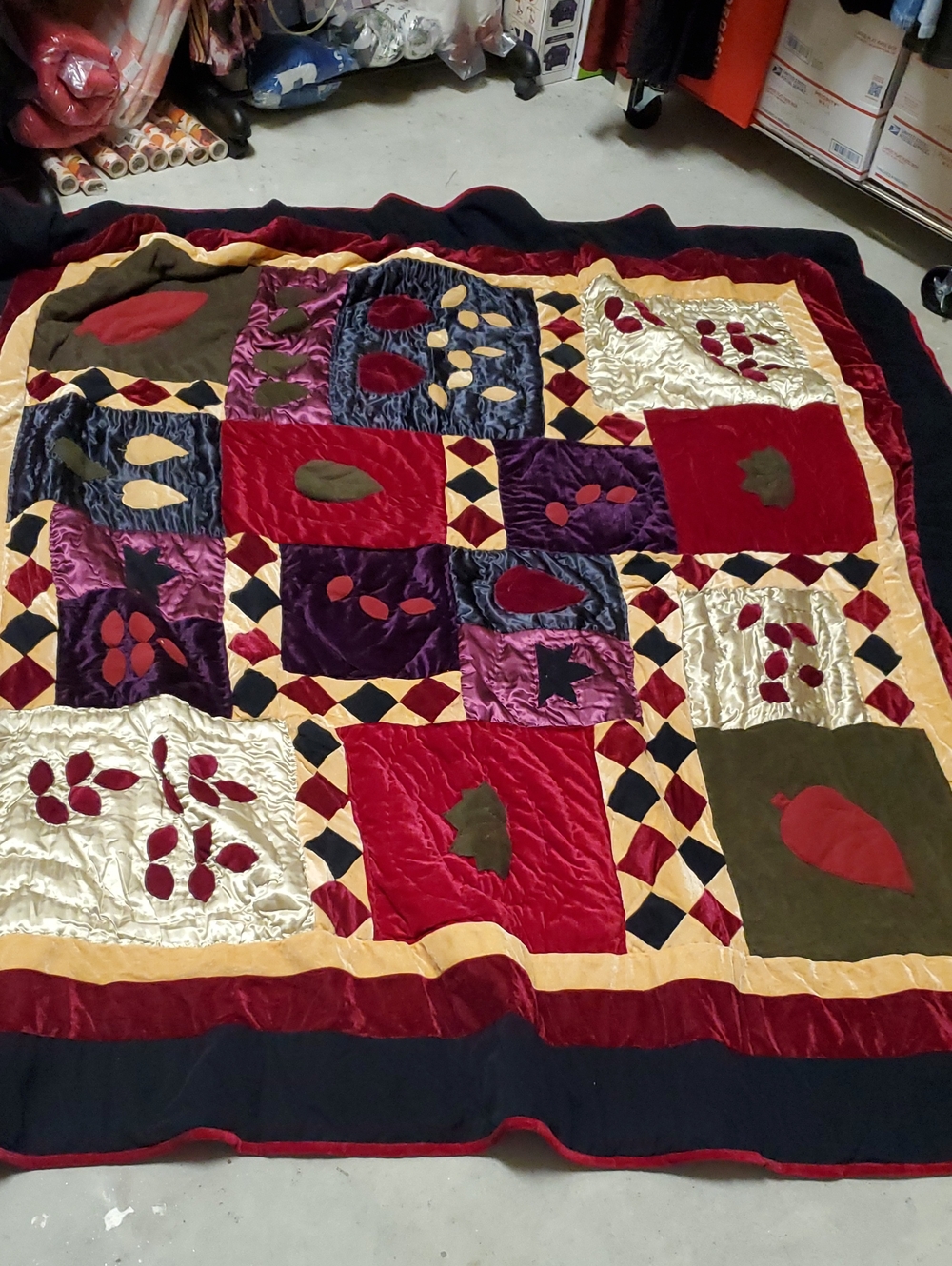 New Patchwork Velvet Comforter in Red, Gold, Purple, Black - Unbranded